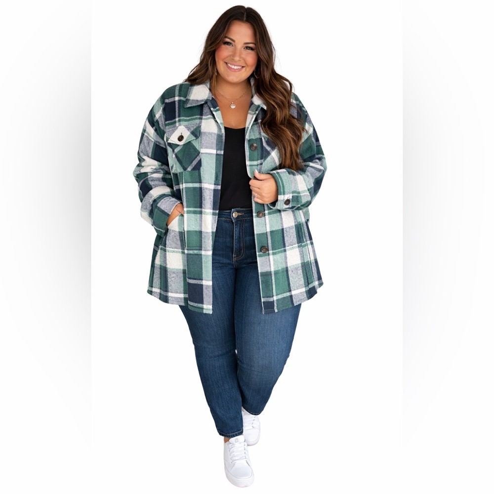 BloomChic Plaid Shacket Size 14/16 Green Navy White Button Front Jacket
